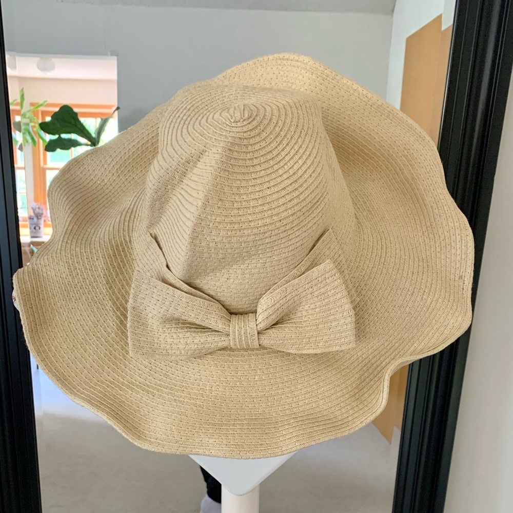 Wide Brimmed Bow Hat